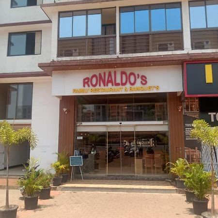 Ronaldos Old Goa Hotel Панаджи Екстериор снимка