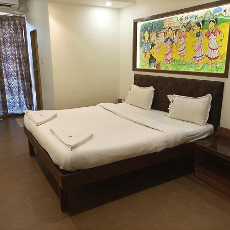 Ronaldos Old Goa Hotel Панаджи Екстериор снимка