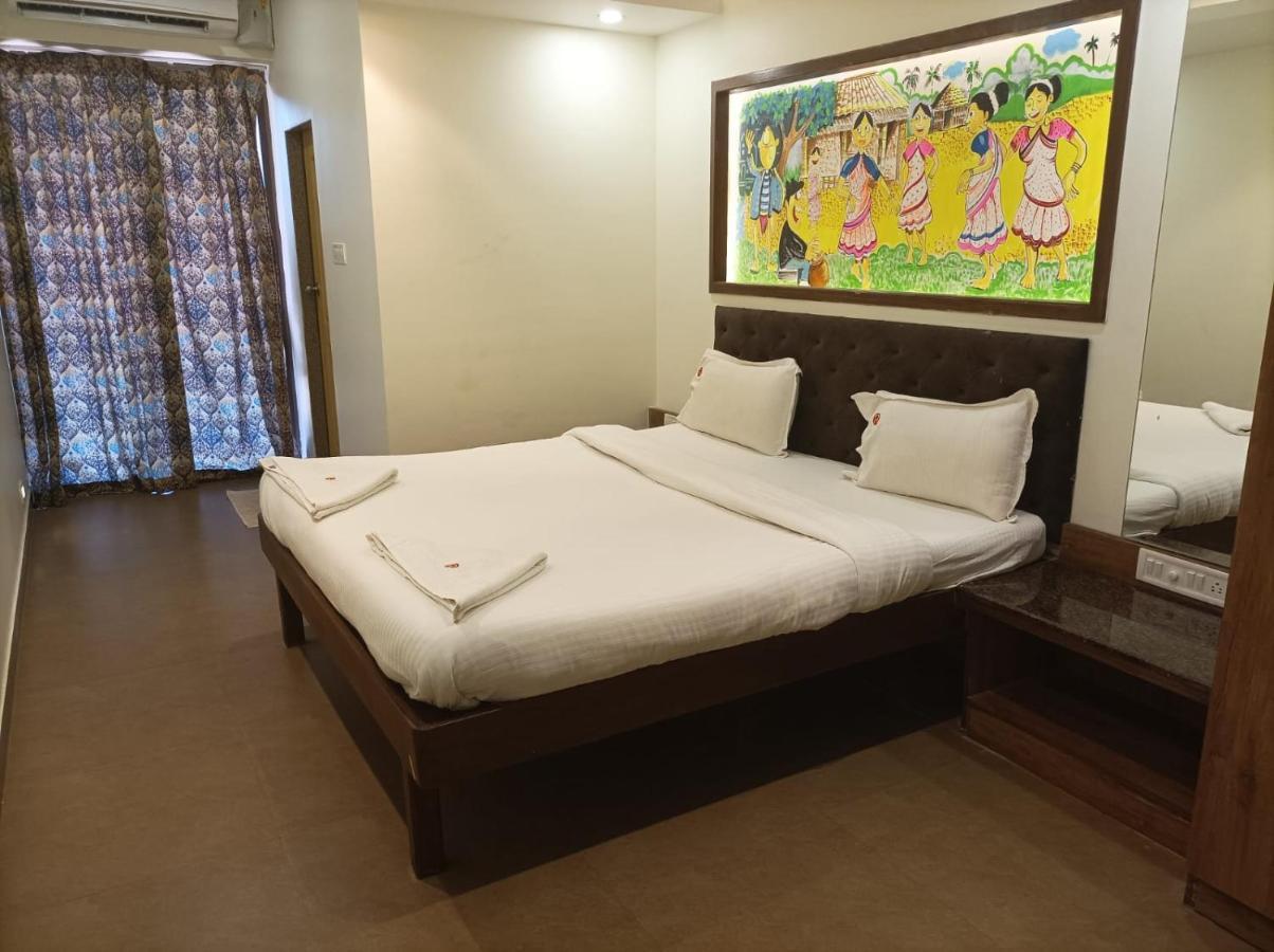 Ronaldos Old Goa Hotel Панаджи Екстериор снимка